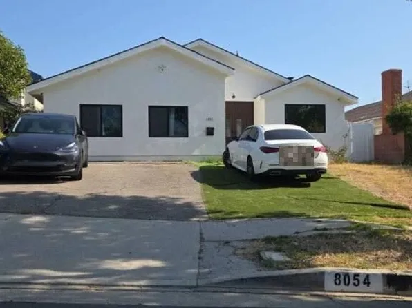 8054 Le Berthon St, Sunland, CA 91040
