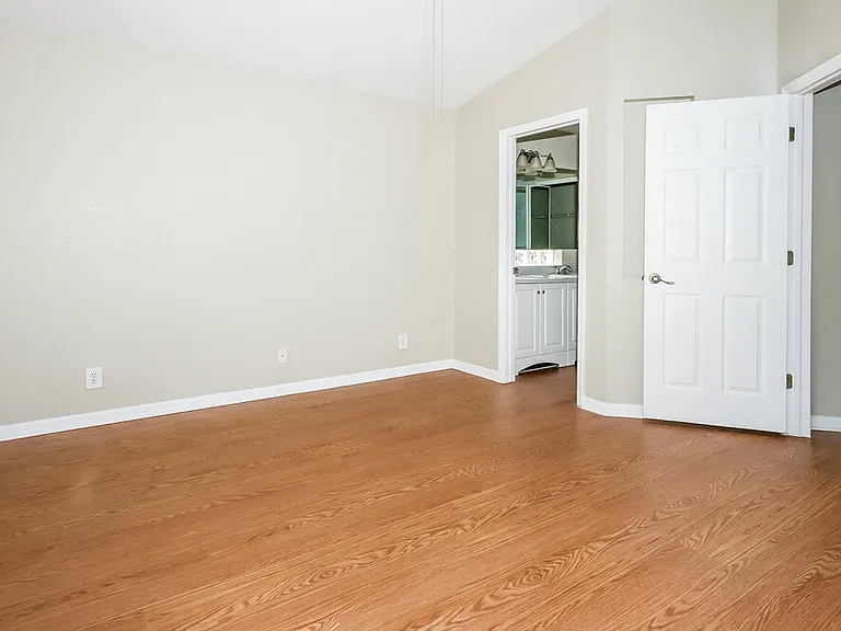 6285 Lauderdale St — Photo 9