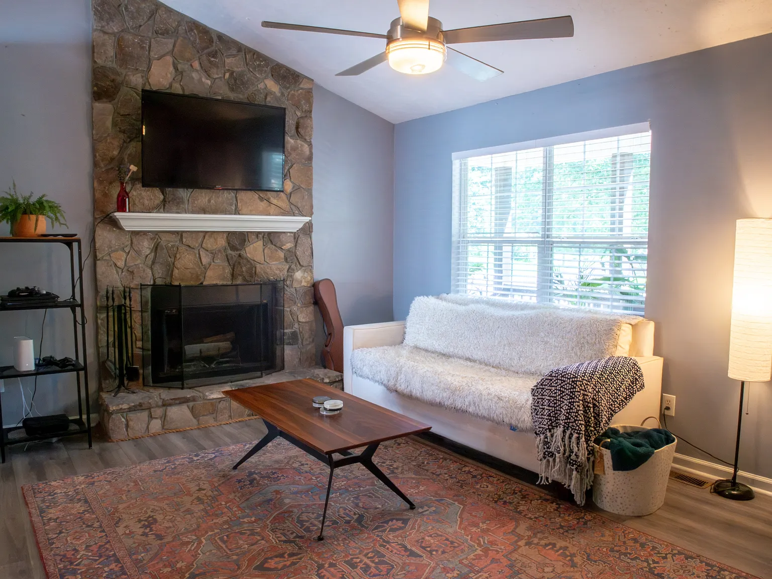 3 bed, 1480 sqft, $2,300 — Photo 3