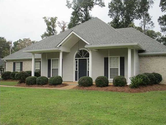 Great curb appeal !