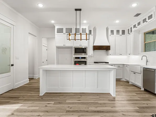 11905 Tara Ln, Lindale, TX 75771