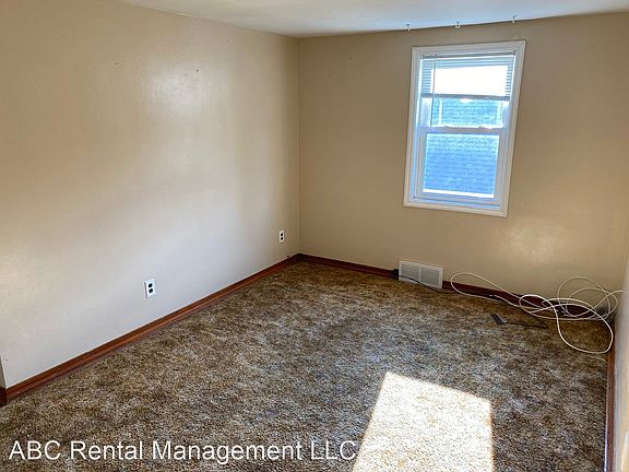 5th image of 904 1/2 Park Ave