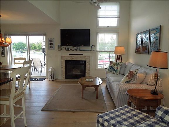 5th image of 110 Yacht Club Dr