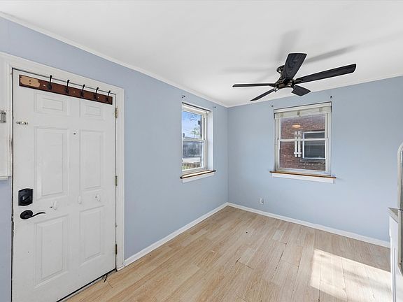 3rd image of 440 East Ave