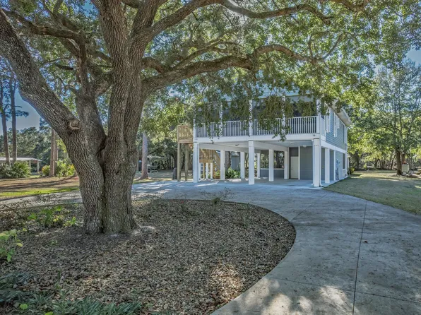 140 Craig St, Carrabelle, FL 32322