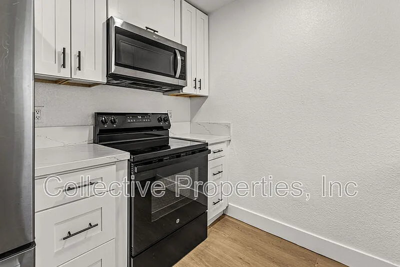 3 bed, 1.0 bath, 850 sqft, $2,200 — Photo 3