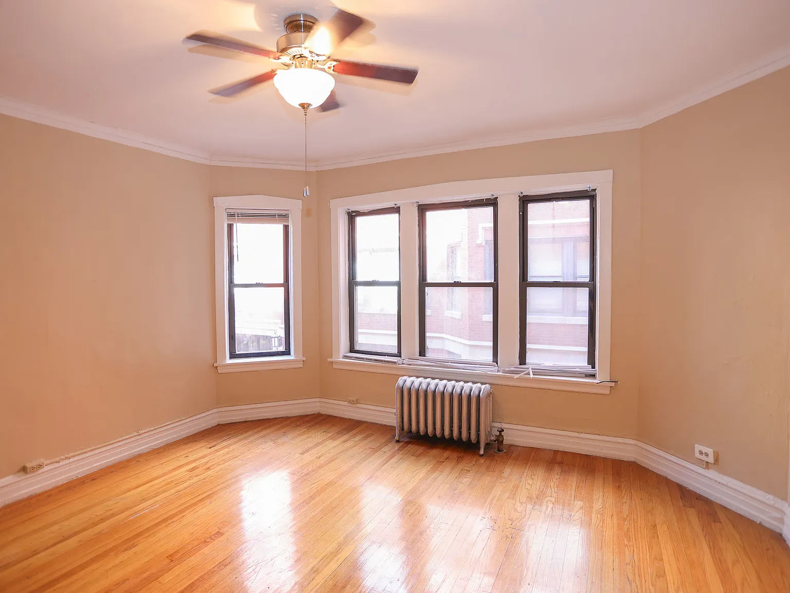 1 bed, 700 sqft, $1,500 — Photo 2