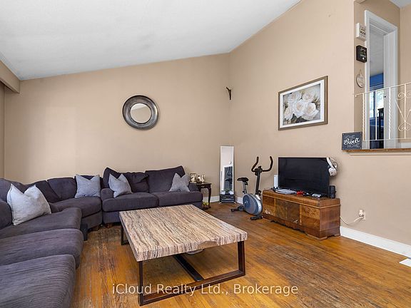 5th image of 32 Mowbray Pl