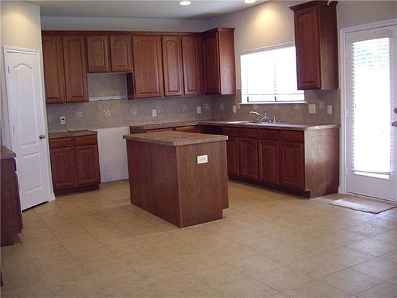 5th image of 7509 Errandale Dr