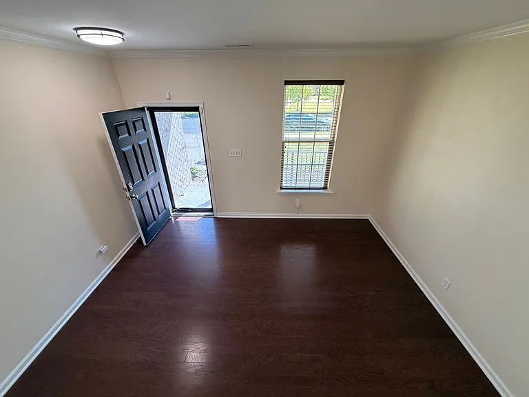 42 Kilverstone Way — Photo 3
