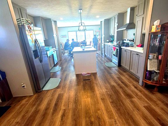 3rd image of 1016 Trouble Rd