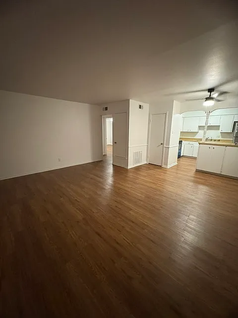2 bed, 886 sqft, $1,000 — Photo 4