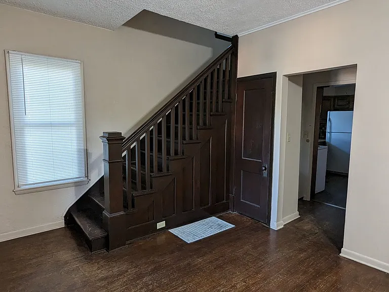 137 Nicholas St — Photo 4