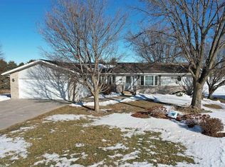 422 Hall St, West Union, IA 52175