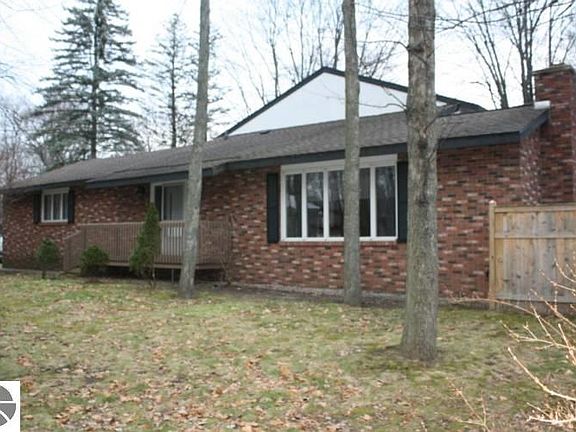 3rd image of 1806 Brookfield Dr