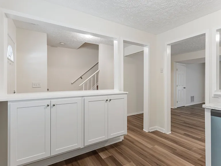 6319 Harris Heights Ave — Photo 4