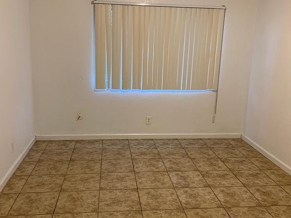 3rd image of 1715 W Clinton Ave #11