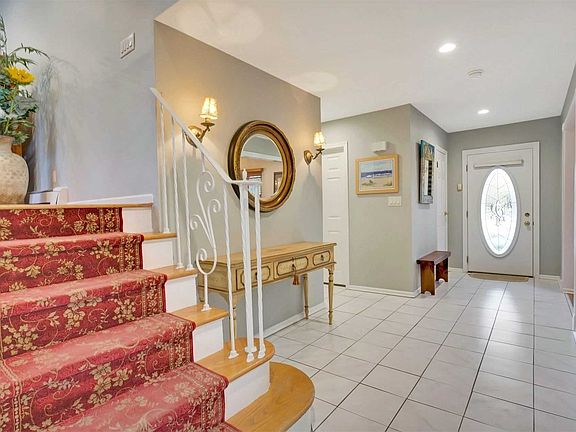 5th image of Colgate Ln