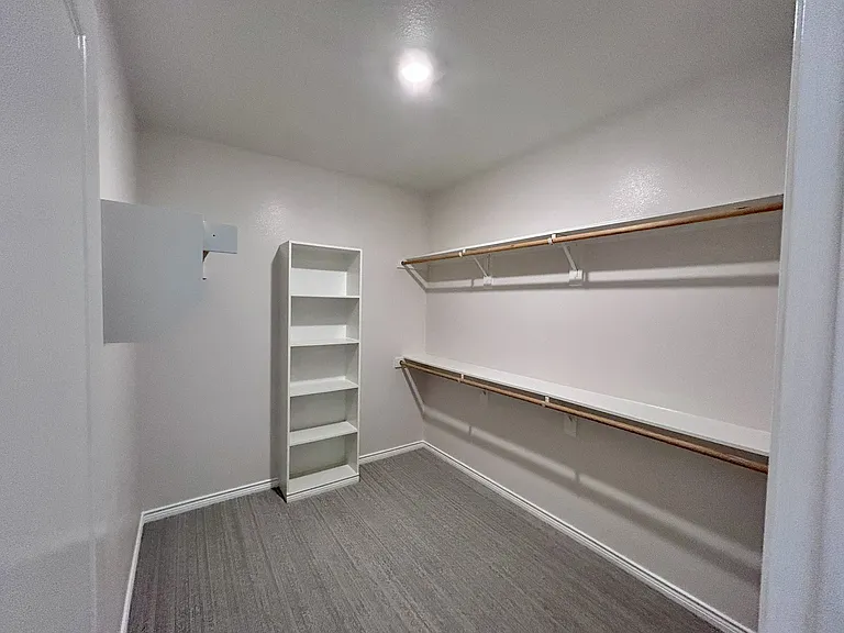 3024 Meredith Ln — Photo 13