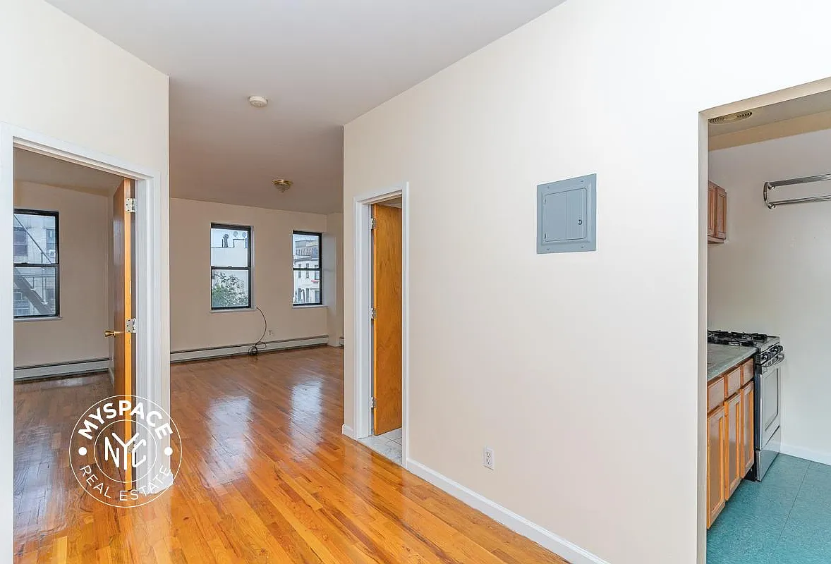 95 Seigel Street — Photo 3