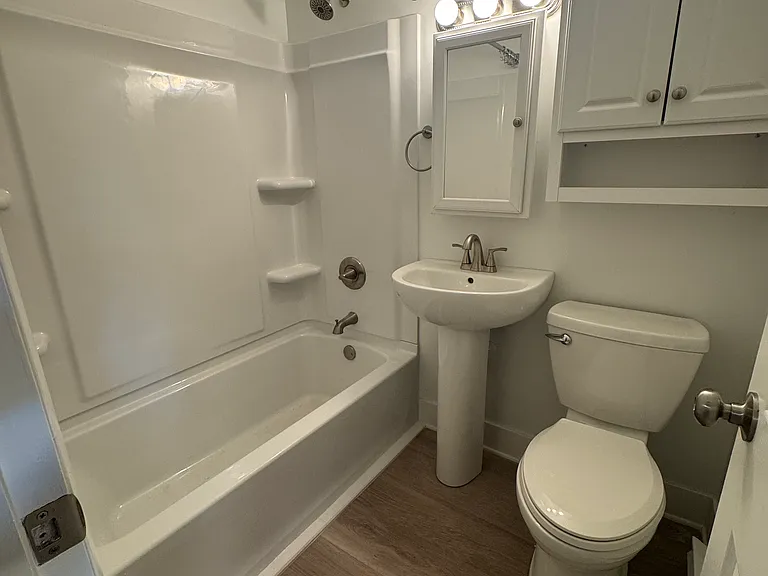 140 Howard St — Photo 2