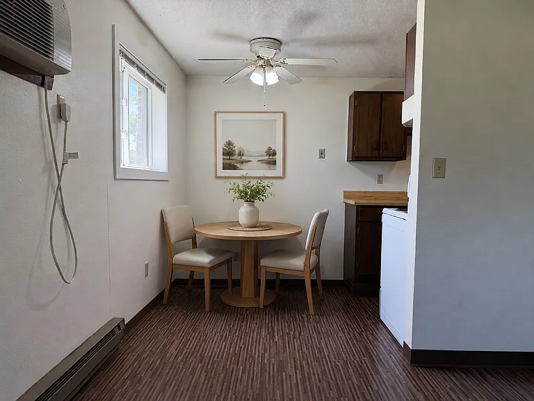 212 9th Ave S #3 — Photo 5