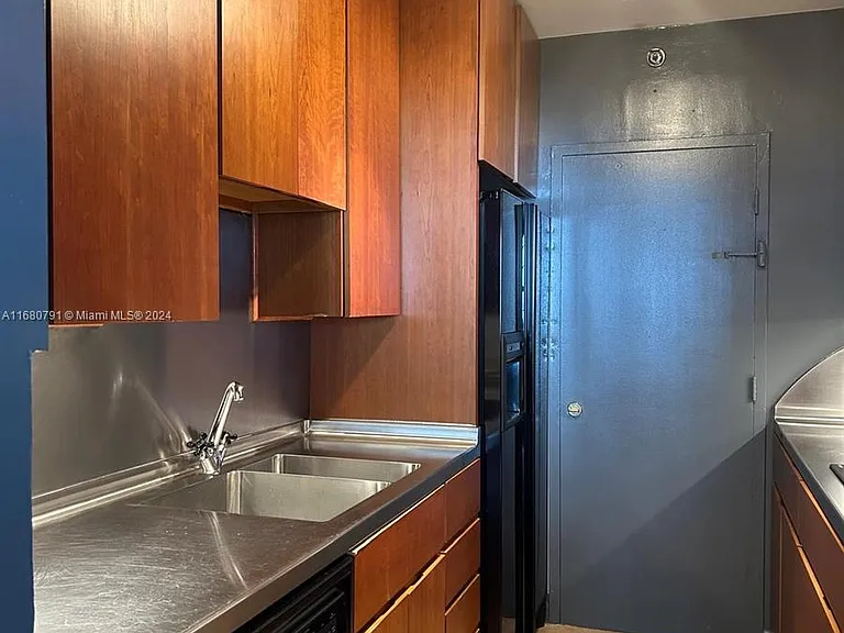100 Lincoln Rd #608 — Photo 25
