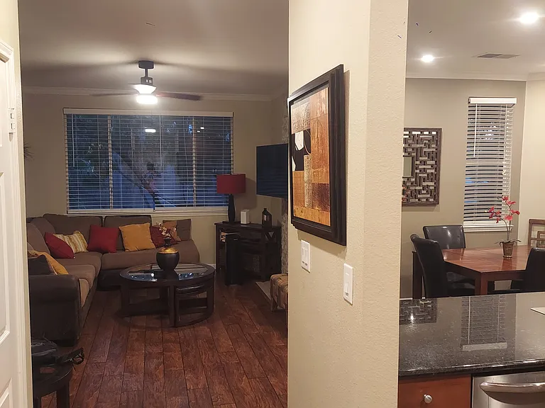 E Acoma Dr — Photo 9