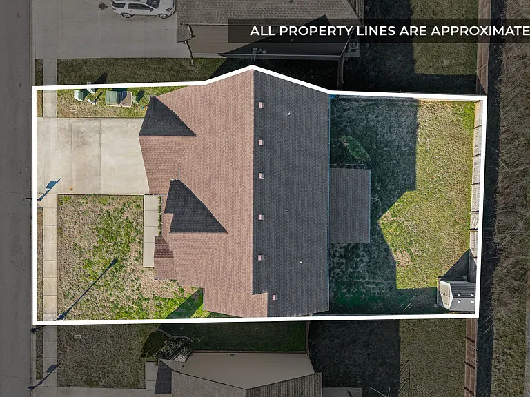 3747 Windmill Dr — Photo 27