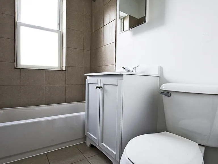 1117 N Lawler Ave — Photo 14