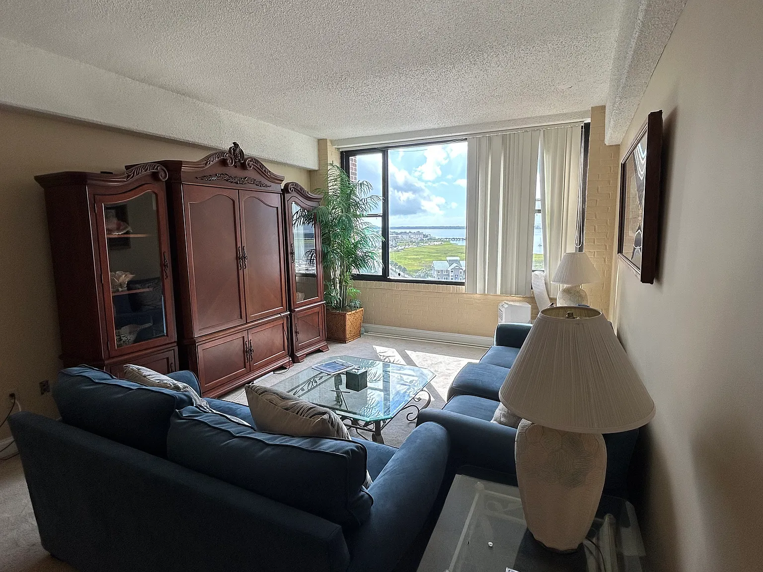 2 bed, 1.5 bath, 1031 sqft, $2,500 — Photo 4