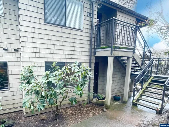 35 Crestfield Ct, Lake Oswego, OR 97035