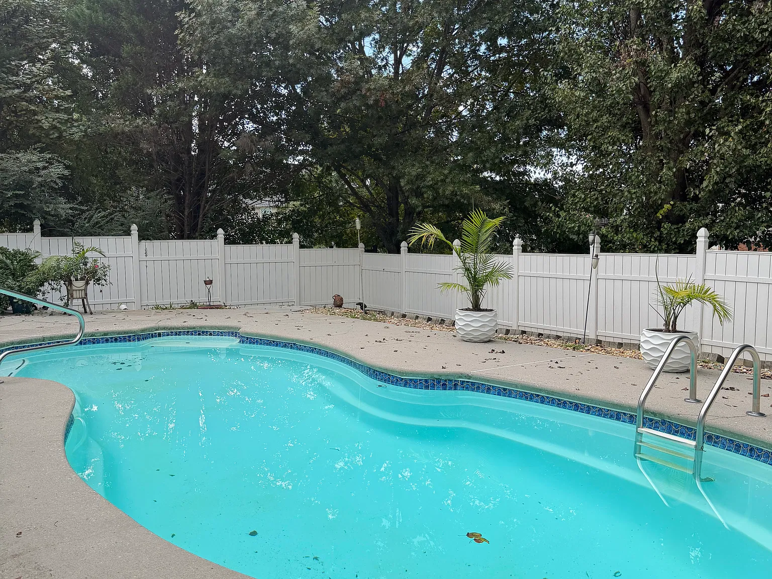 3 bed, 2.5 bath, 2200 sqft, $3,000 — Photo 2
