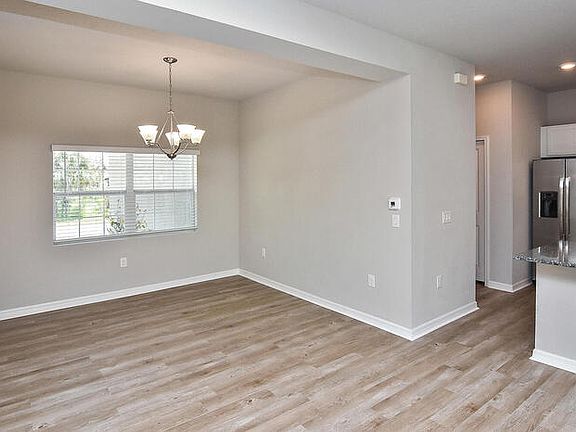 4th image of 14324 Aldridge Ave