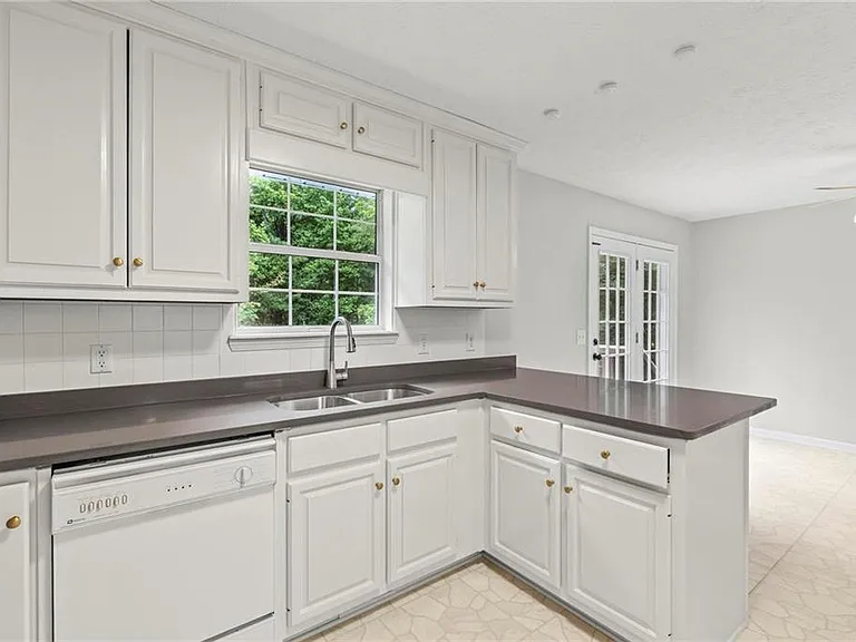 6360 Mountain View Trl — Photo 10