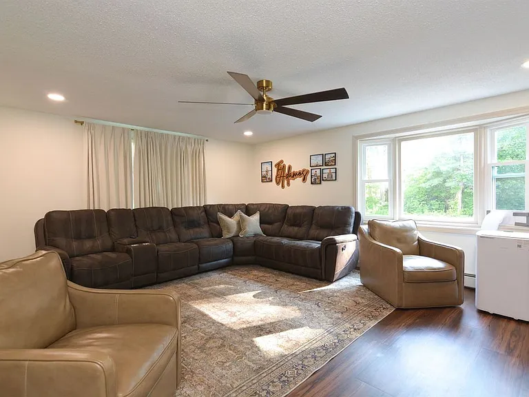 49 Academy Ave — Photo 14