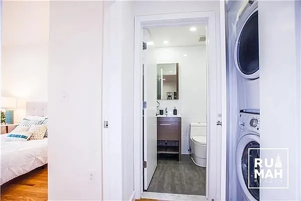 Rented by Rumah Realty Inc | media 9