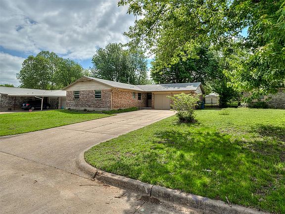 3rd image of 304 W Campbell Dr