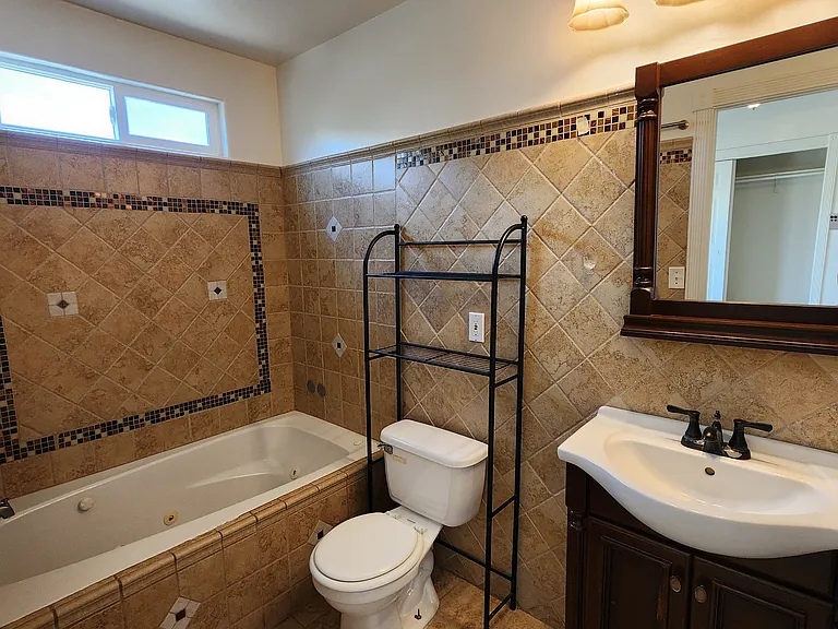 2111 Kalibo St — Photo 12