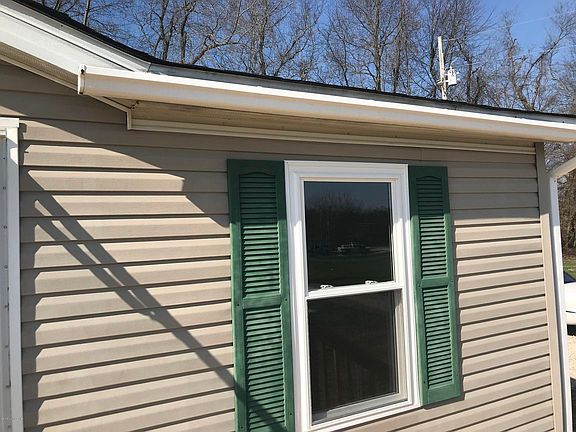 3rd image of 120 Sunset Dr