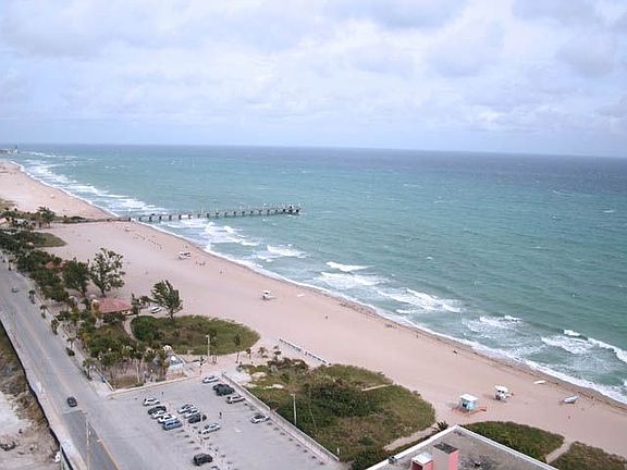 The beach, the pier, and the ocean