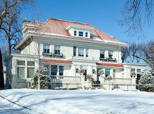 2700 W Lake Of The Isles Pkwy, Minneapolis, MN 55416