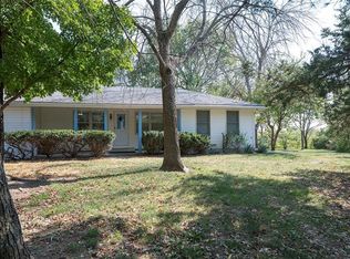 25211 S Cowger Rd, Peculiar, MO 64078