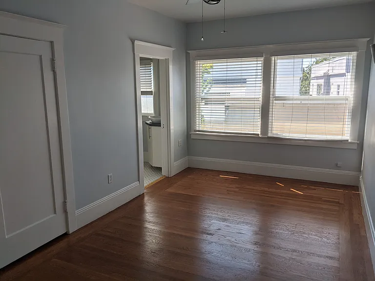 4125 Broadway #1 — Photo 10