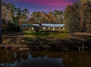 278 Regent Rd, Hartfield, VA 23071