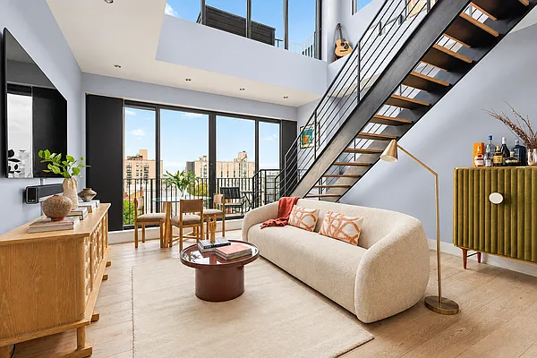 Living room, photo 1