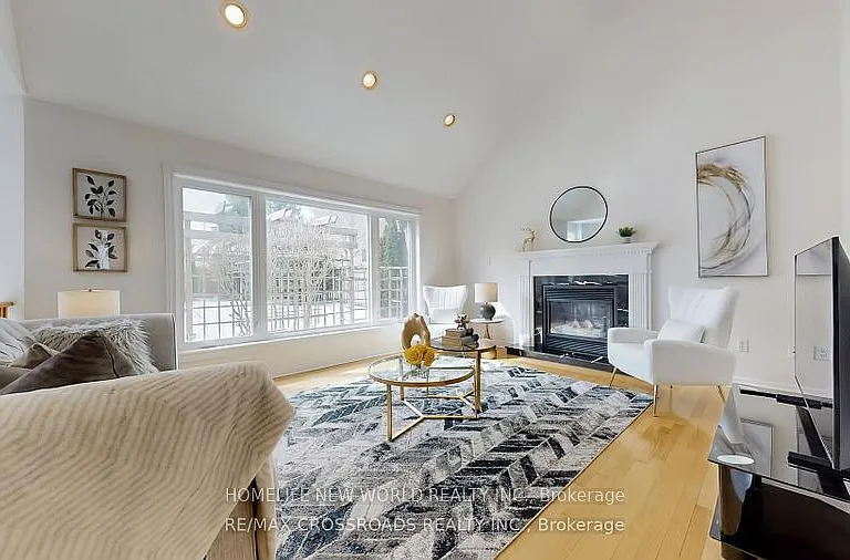 73 Reansbury Cres — Photo 8