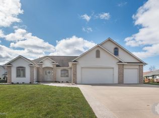 10682 Moose Ct, Zeeland, MI 49464