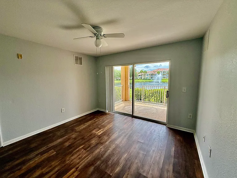 191 SW Palm Dr #108 — Photo 10