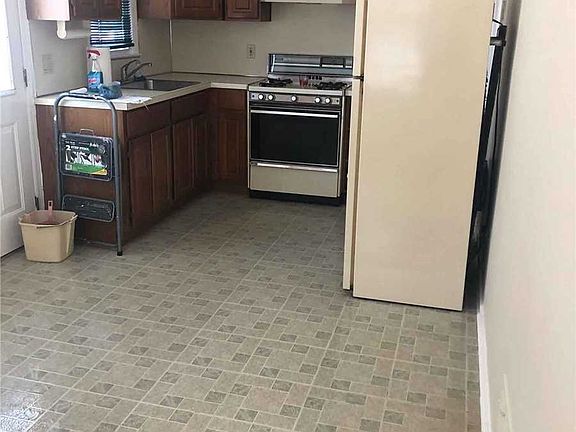 5th image of 192 Parkway Ct